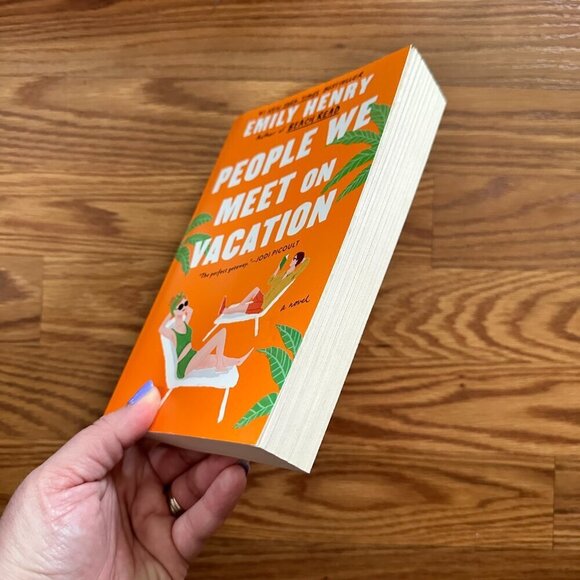 People We Meet on Vacation Book/Emily Henry - Picture 5 of 5